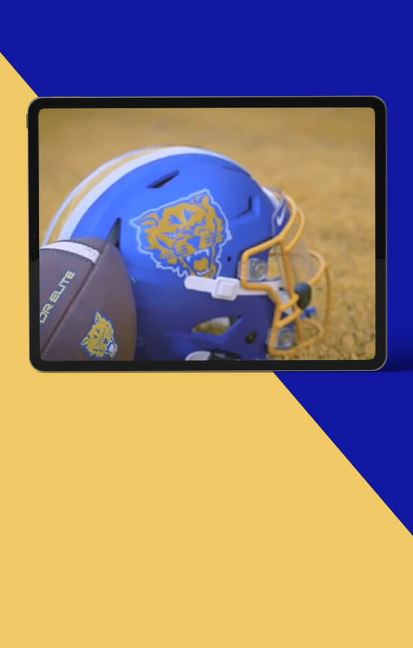 Tableta con la imagen de un casco de fútbol americano de la Universidad Estatal de Fort Valley 