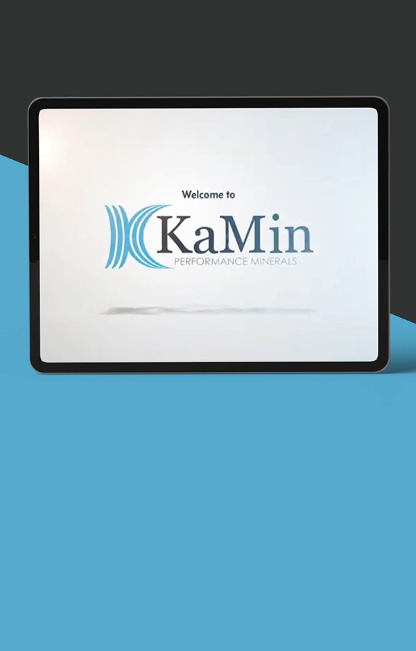 Tableta con una imagen de bienvenida de KaMin Performance Minerals