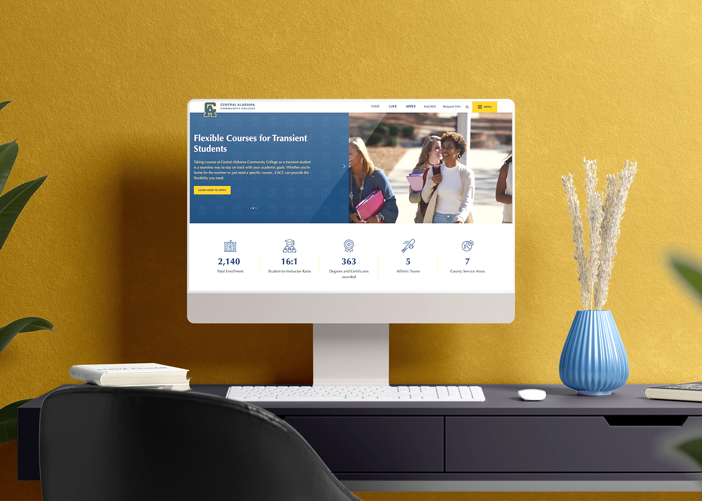 Página web del Central Alabama Community College en el escritorio